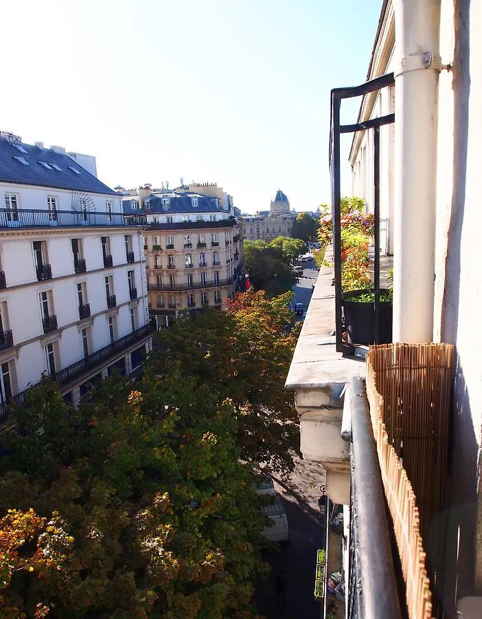 Appartement Lumineux Avec Balcon Au Coeur De باريس